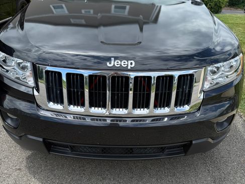 Used 2012 Jeep Grand Cherokee Laredo AWD/4WD image 9