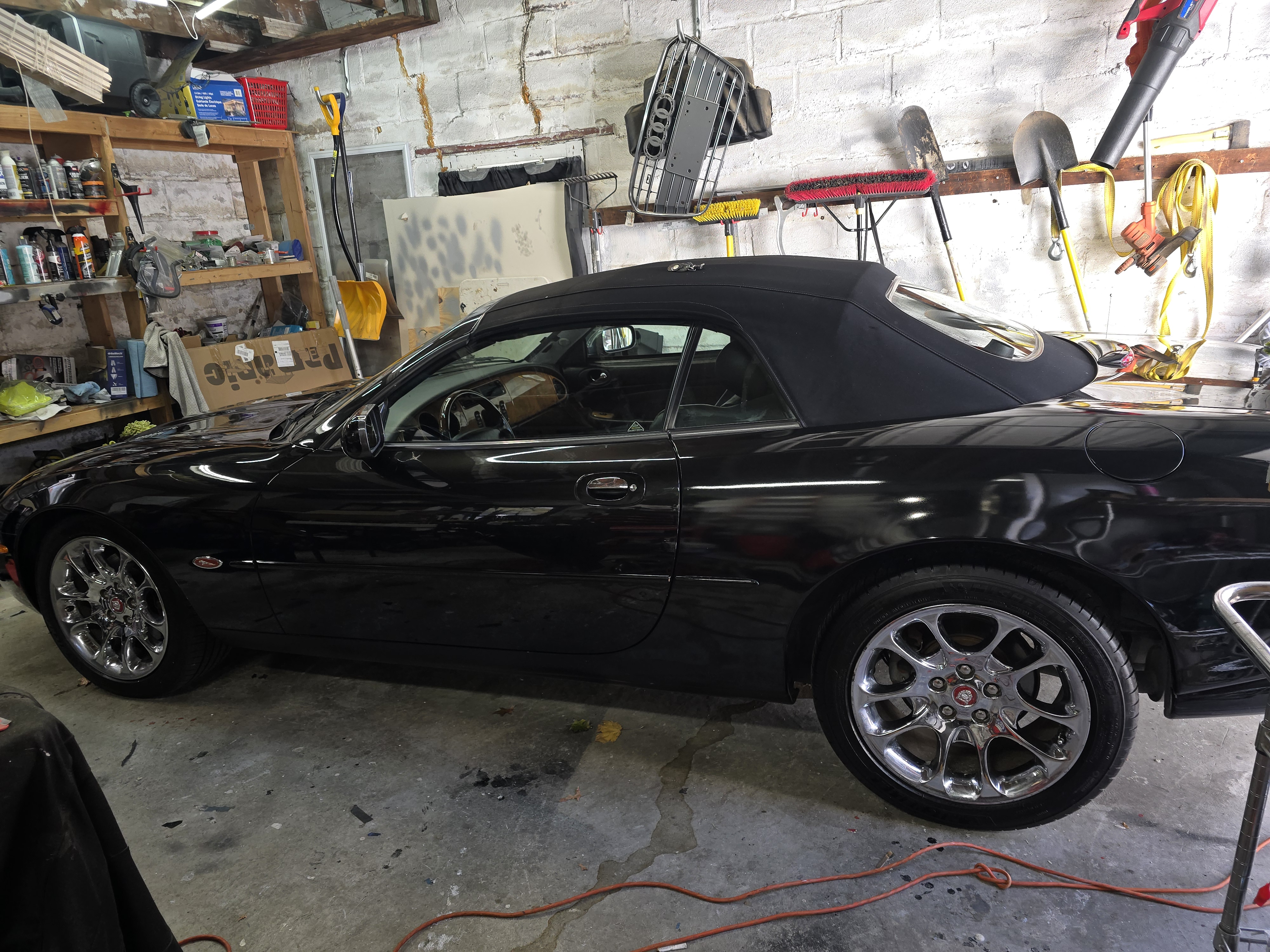 Used 2001 Jaguar XKR Convertible RWD image 16