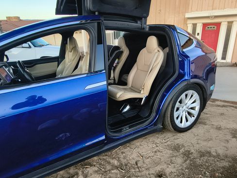 Used 2016 Tesla Model X 90D AWD/4WD image 5