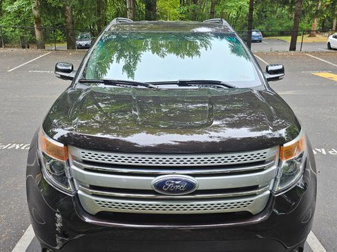 Used 2013 Ford Explorer XLT AWD/4WD image 30