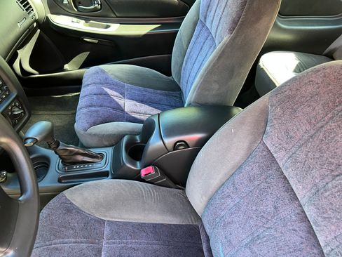 Used 2000 Chevrolet Monte Carlo LS w/ Preferred Equipment Group 1 FWD image 9