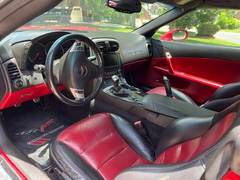 Used 2011 Chevrolet Corvette Grand Sport w/ Preferred Equipment Group RWD image 9