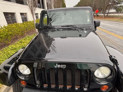 Used 2012 Jeep Wrangler Unlimited Sahara w/ Dual Top Group image 4