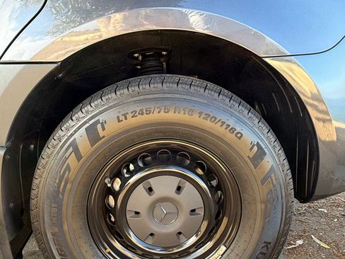 Used 2024 Mercedes-Benz Sprinter 2500 image 11