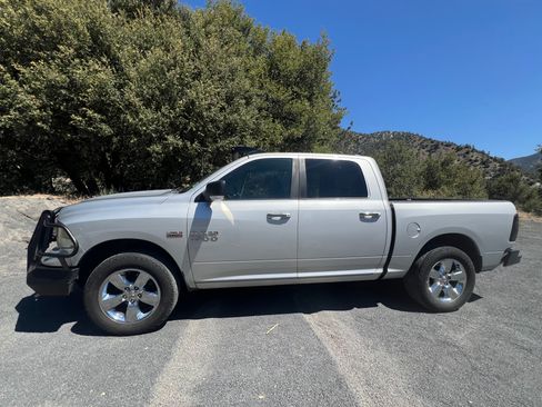 Used 2014 RAM 1500 Lone Star AWD/4WD image 5