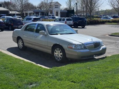 Used 2004 Lincoln Town Car Ultimate