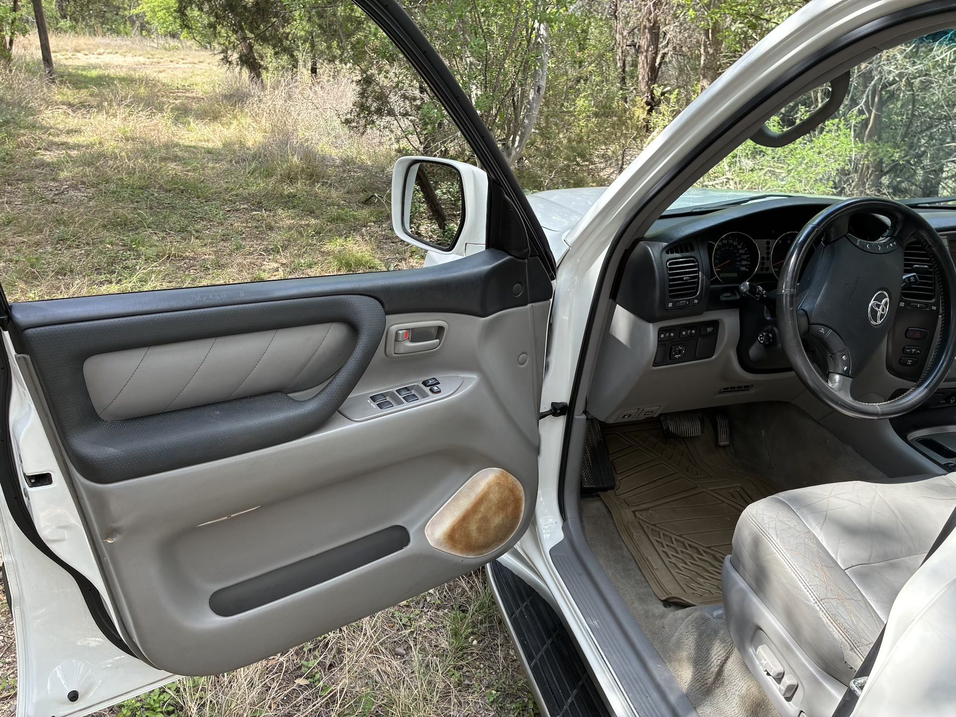 Used 2005 Toyota Land Cruiser AWD/4WD image 17