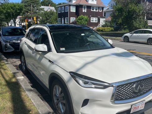 Used 2019 INFINITI QX50 Luxe w/ Navigation Package AWD/4WD image 4