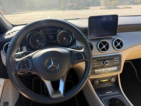 Used 2018 Mercedes-Benz CLA 250 image 9