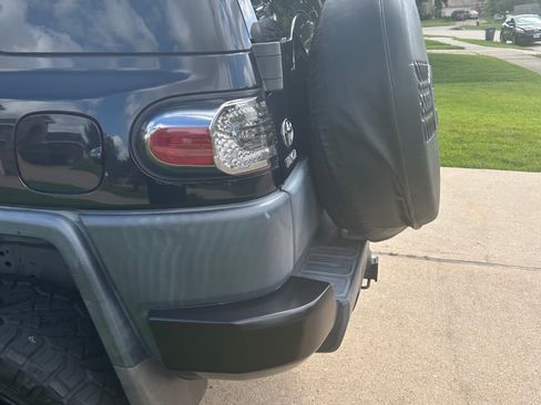 Used 2008 Toyota FJ Cruiser 2WD w/ Upgrade Pkg 2 image 8