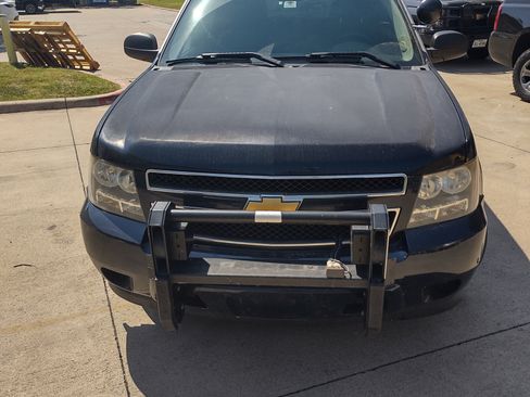 Used 2013 Chevrolet Tahoe 2WD image 2