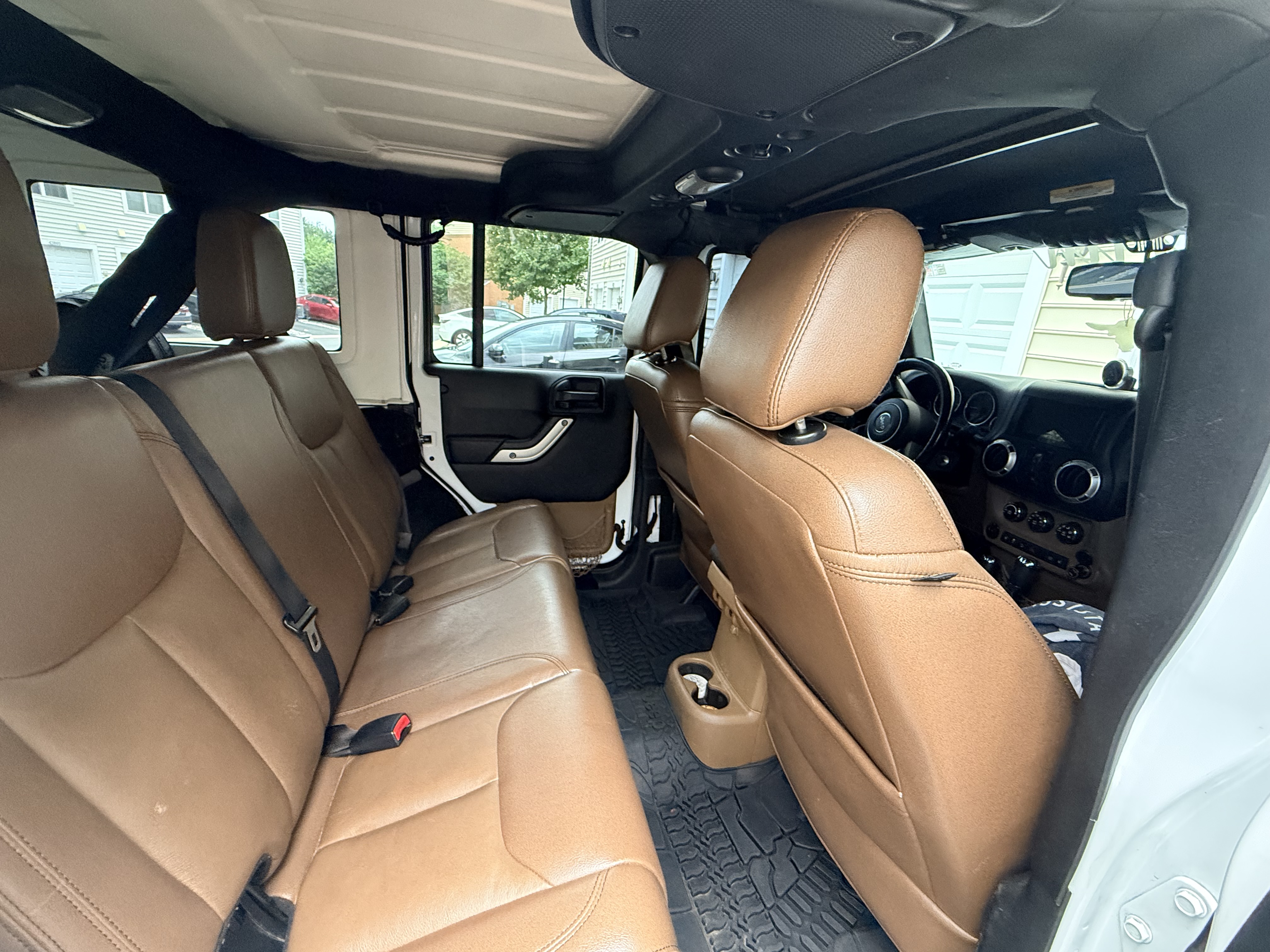 Used 2016 Jeep Wrangler Unlimited Sahara w/ Dual Top Group AWD/4WD image 10