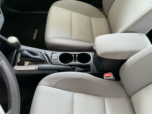 Used 2015 Toyota Corolla LE FWD image 12