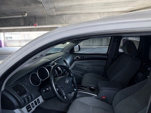 Used 2010 Toyota Tacoma Pickup 4D 6 ft image 9