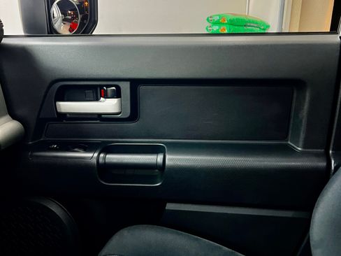 Used 2007 Toyota FJ Cruiser 2WD image 30