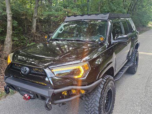 Used 2014 Toyota 4Runner SR5 image 30