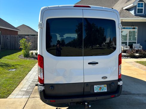 Used 2015 Ford Transit 350 XLT image 2