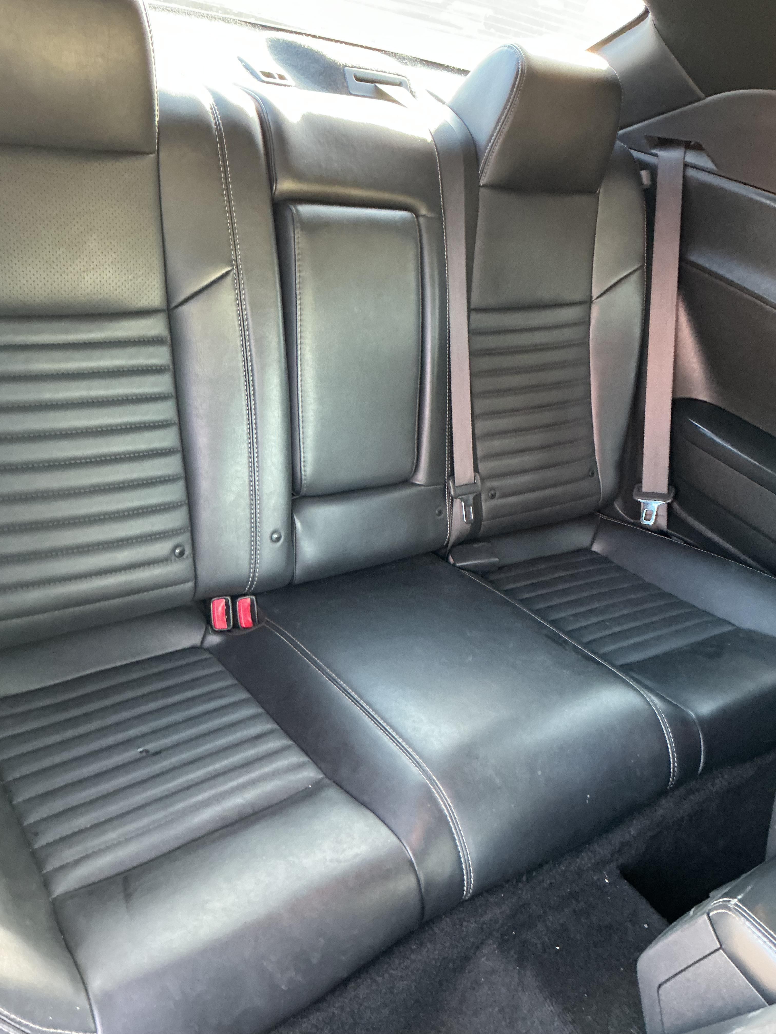 Used 2012 Dodge Challenger SXT RWD image 13