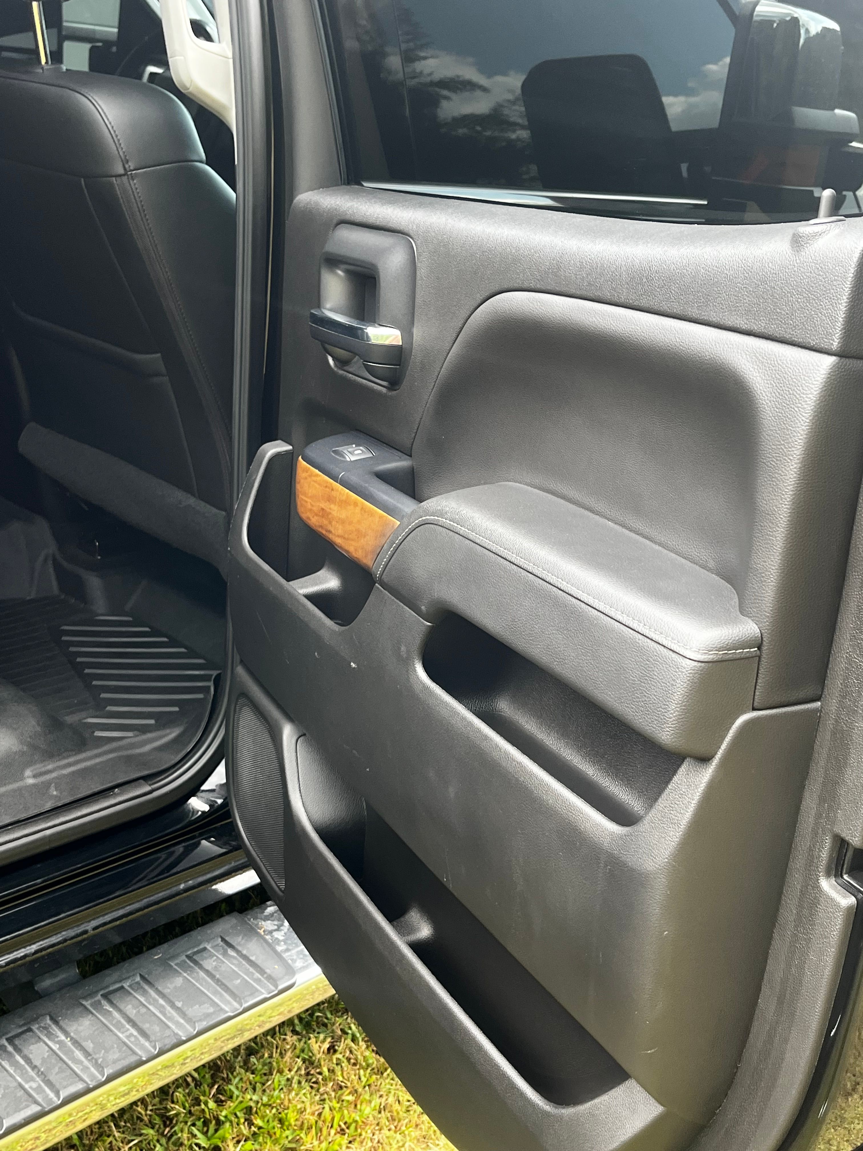 Used 2018 Chevrolet Silverado 3500 LTZ w/ Duramax Plus Package AWD/4WD image 6