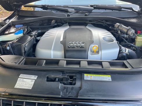 Used 2015 Audi Q7 TDI Prestige w/ Prestige Package image 9