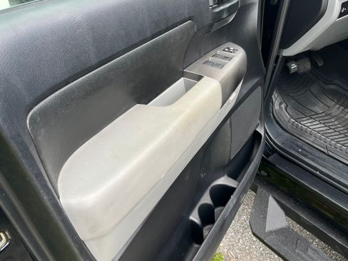Used 2010 Toyota Tundra 2WD Double Cab image 8