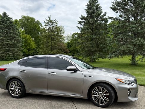 Used 2018 Kia Optima SX w/ Technology Package FWD image 10