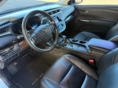 Used 2014 Toyota Avalon XLE Premium image 11