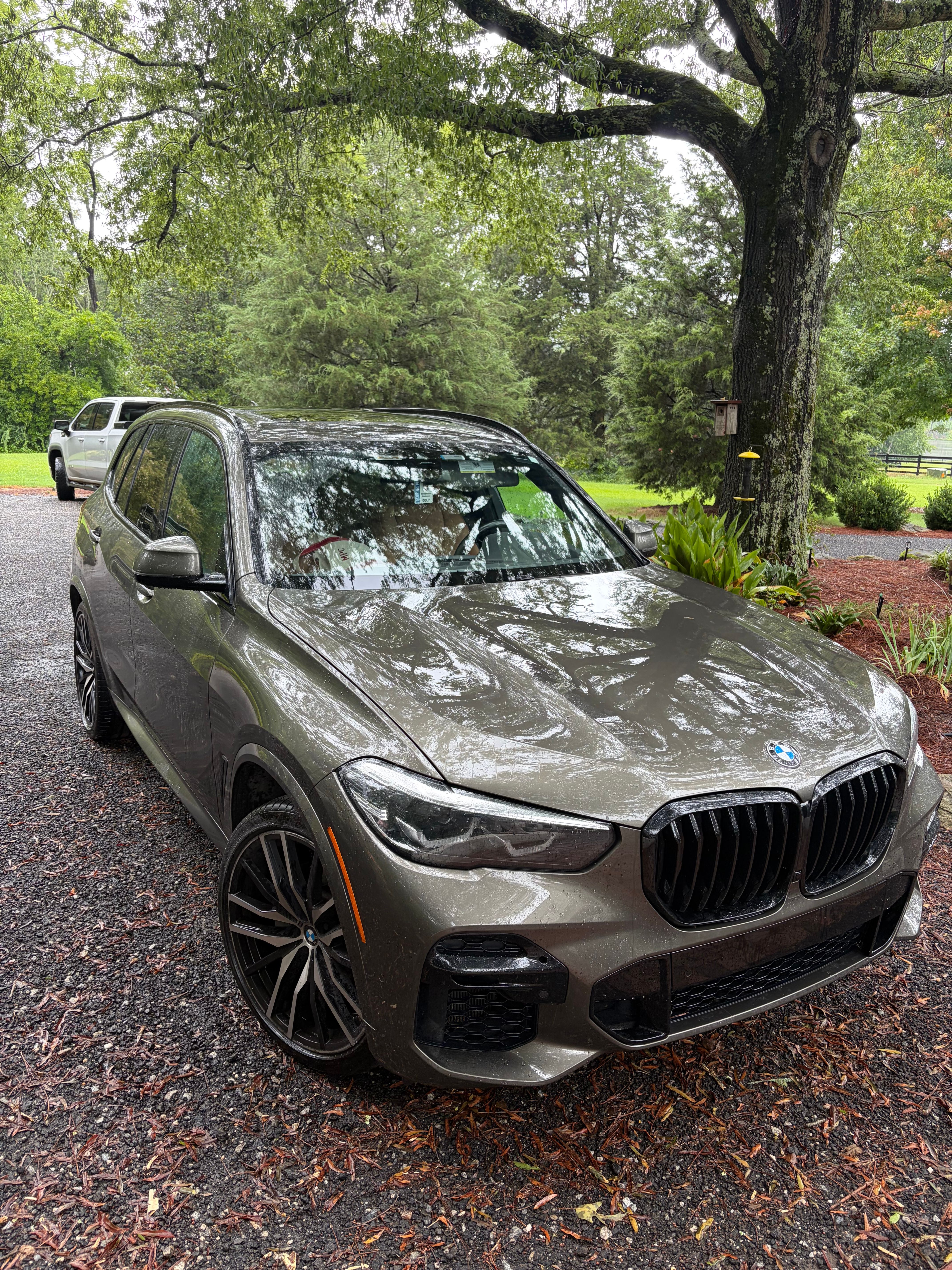 Used 2023 BMW X5 xDrive40i w/ M Sport Package AWD/4WD image 2