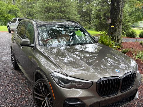 Used 2023 BMW X5 xDrive40i w/ M Sport Package AWD/4WD image 2