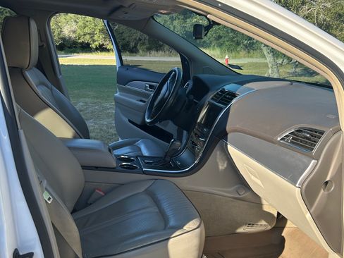 Used 2013 Lincoln MKX AWD image 13