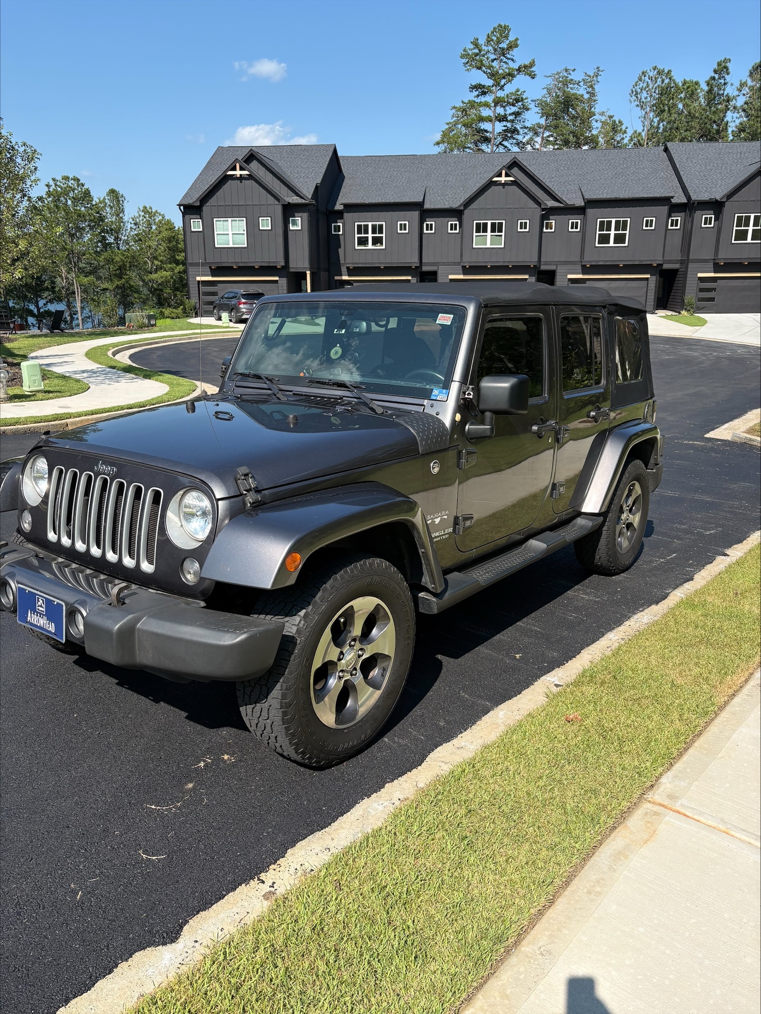 Used 2016 Jeep Wrangler Unlimited Sahara AWD/4WD image 5