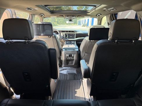 Used 2022 GMC Yukon Denali w/ Denali Ultimate Package image 17