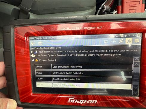 Used 2014 Volkswagen Routan SE image 30