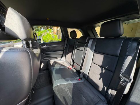 Used 2018 Jeep Grand Cherokee Altitude RWD image 11