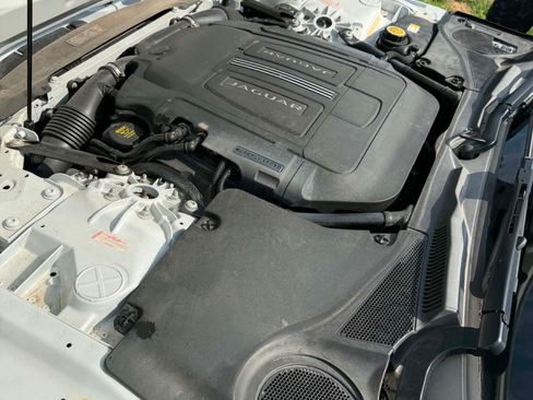 Used 2016 Jaguar F-TYPE Coupe RWD image 11