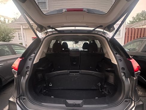 Used 2019 Nissan Rogue SV w/ Premium Package AWD/4WD image 11