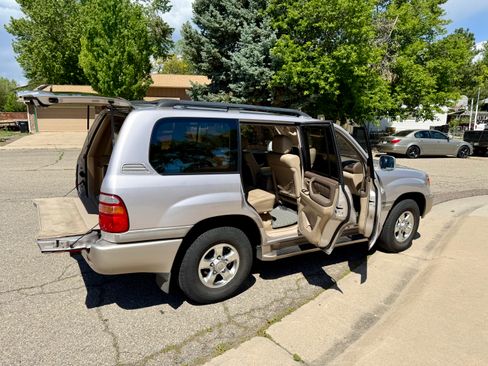 Used 2000 Toyota Land Cruiser AWD/4WD image 13