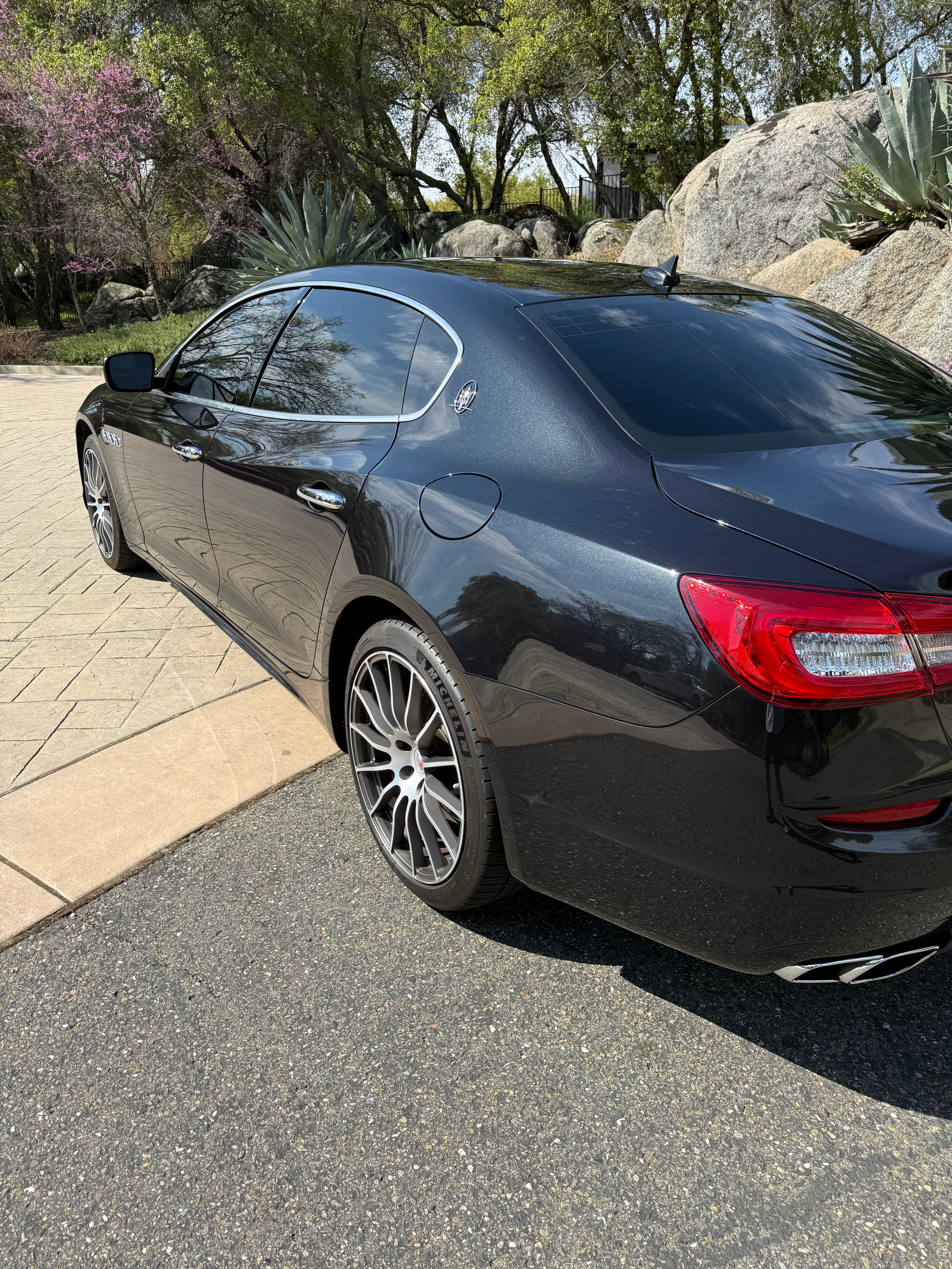Used 2015 Maserati Quattroporte GTS RWD image 2