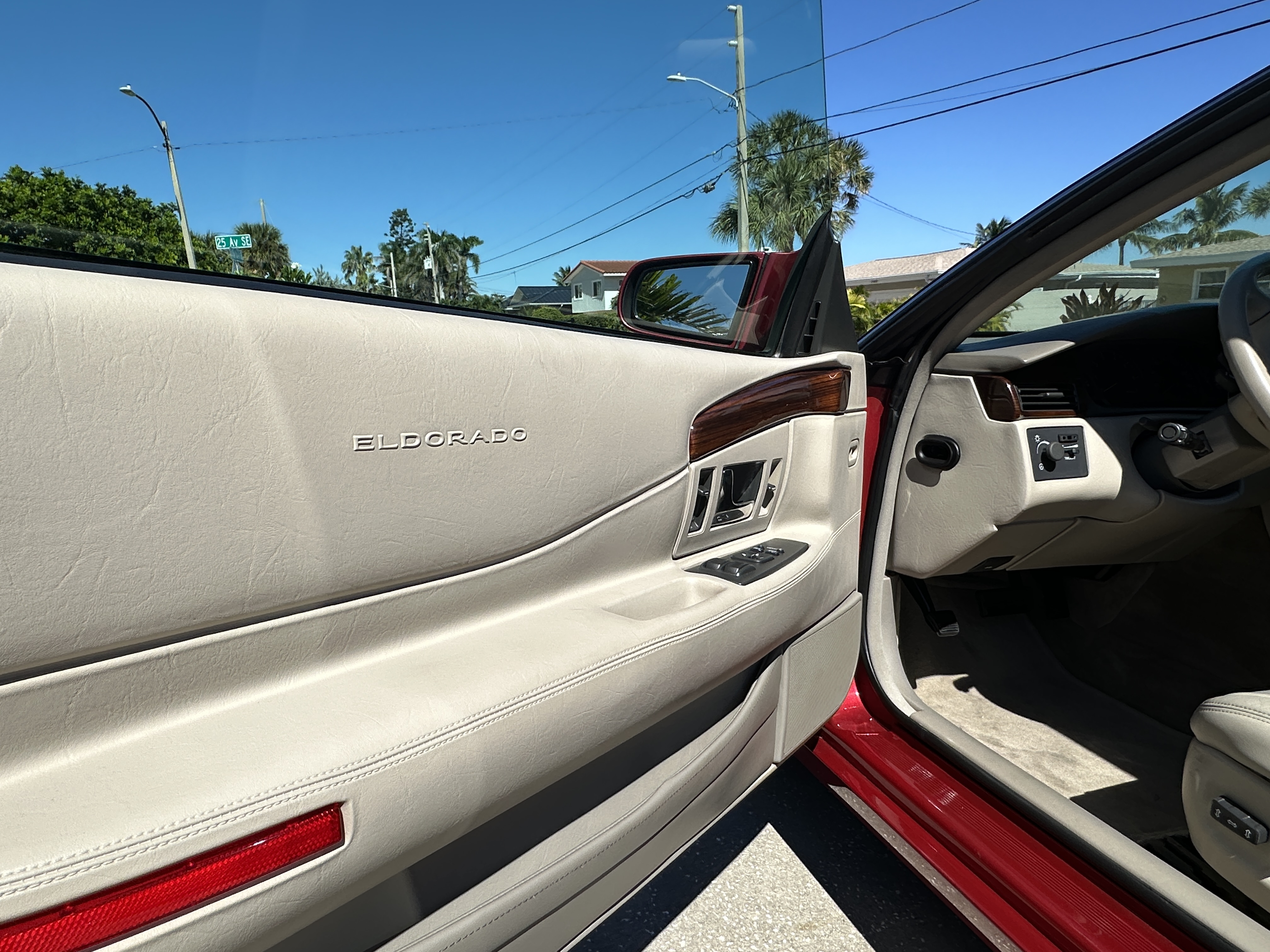 Used 2001 Cadillac Eldorado Touring FWD image 16