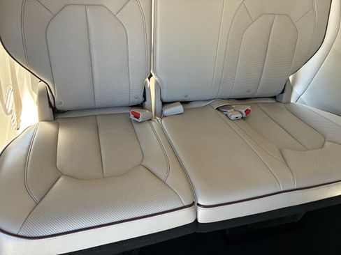 Used 2019 Chrysler Pacifica Limited w/ Tire & Wheel Group image 19