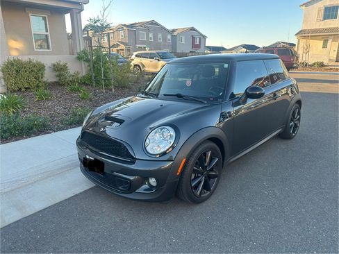 Used 2011 MINI Cooper S image 1