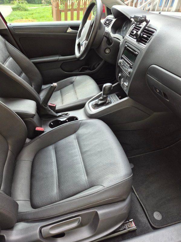 Used 2012 Volkswagen Jetta SE FWD image 10