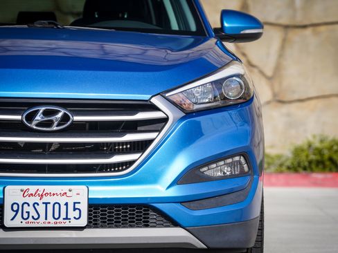Used 2017 Hyundai Tucson Sport w/ Cargo Package image 6