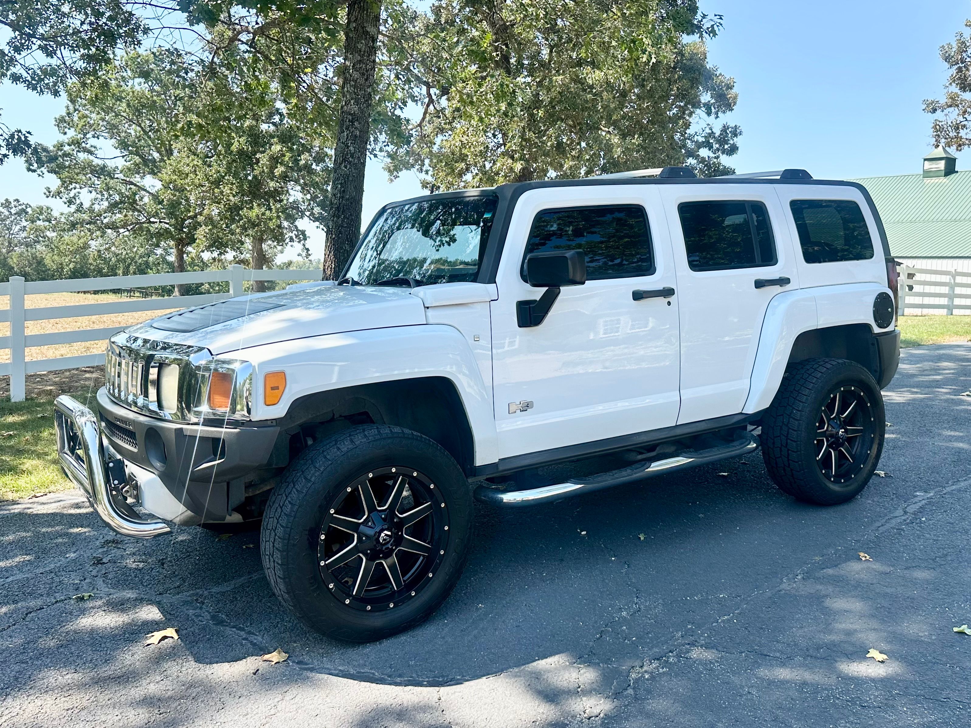 Used 2009 HUMMER H3 Luxury AWD/4WD image 1