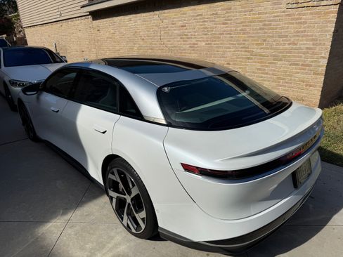 Used 2022 Lucid Air Dream Edition image 6