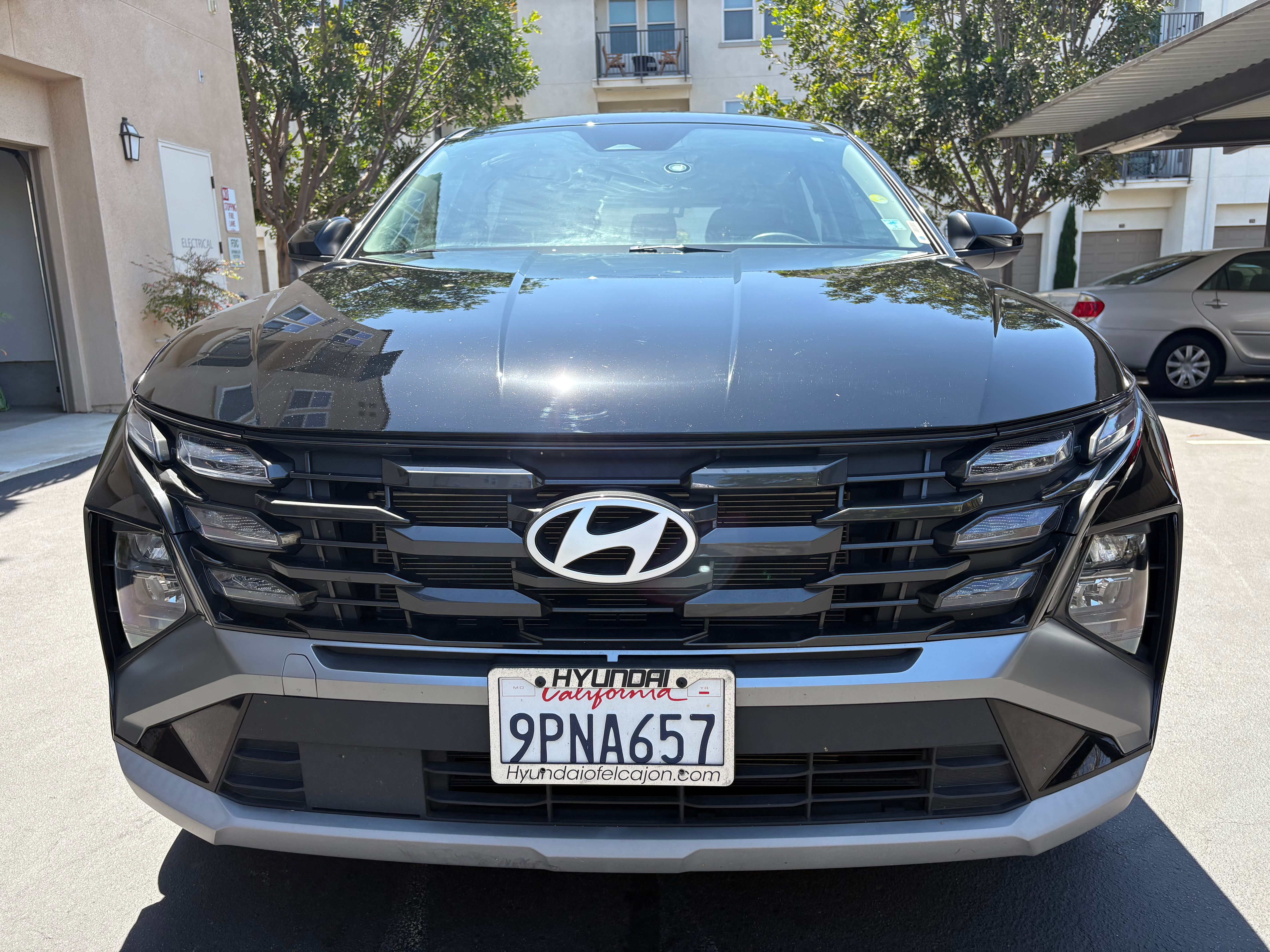 Used 2025 Hyundai Tucson SE FWD image 2