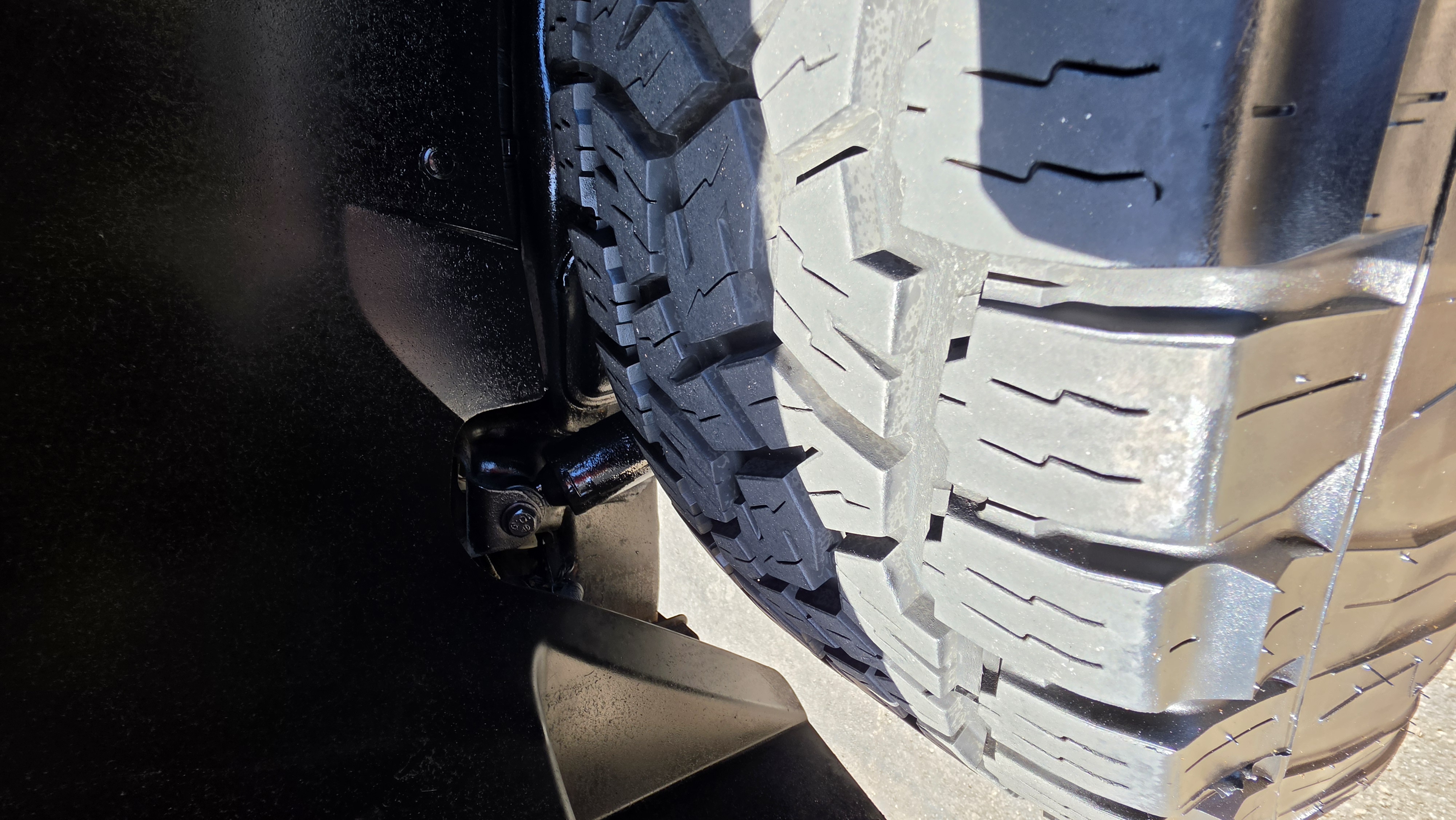 Used 2005 HUMMER H2 w/ Preferred Equipment Group AWD/4WD image 9
