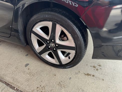 Used 2016 Toyota Prius Four Touring image 11