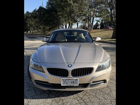 Used 2011 BMW Z4 sDrive30i image 11