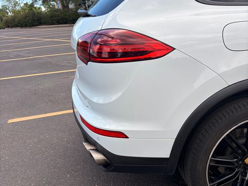 Used 2015 Porsche Cayenne S AWD/4WD image 5